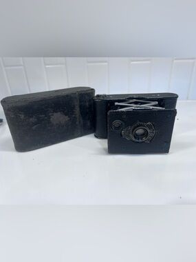 Vintage 1920's Eastman Kodak Vest Pocket No A-127 Black Folding Camera